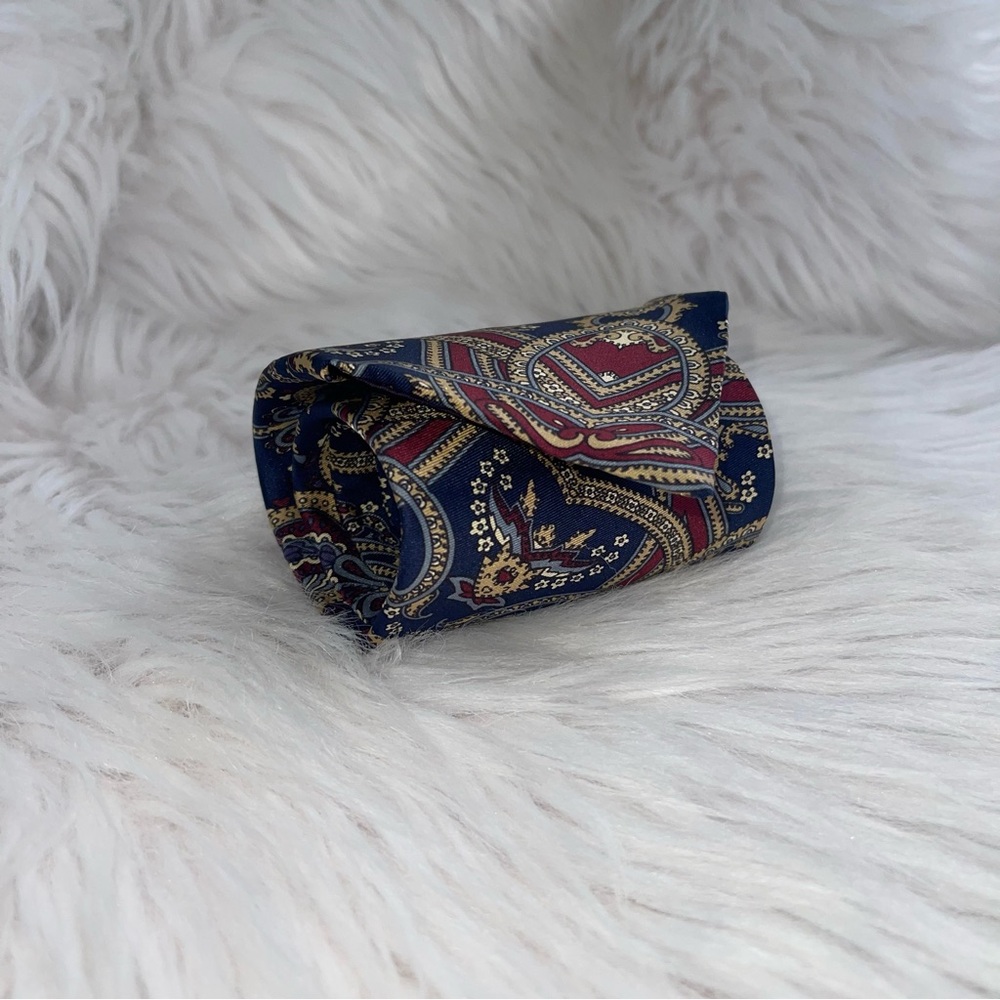 Vintage Sheaf & Caber 100% Silk Tie Blue Paisley Pattern Made in USA